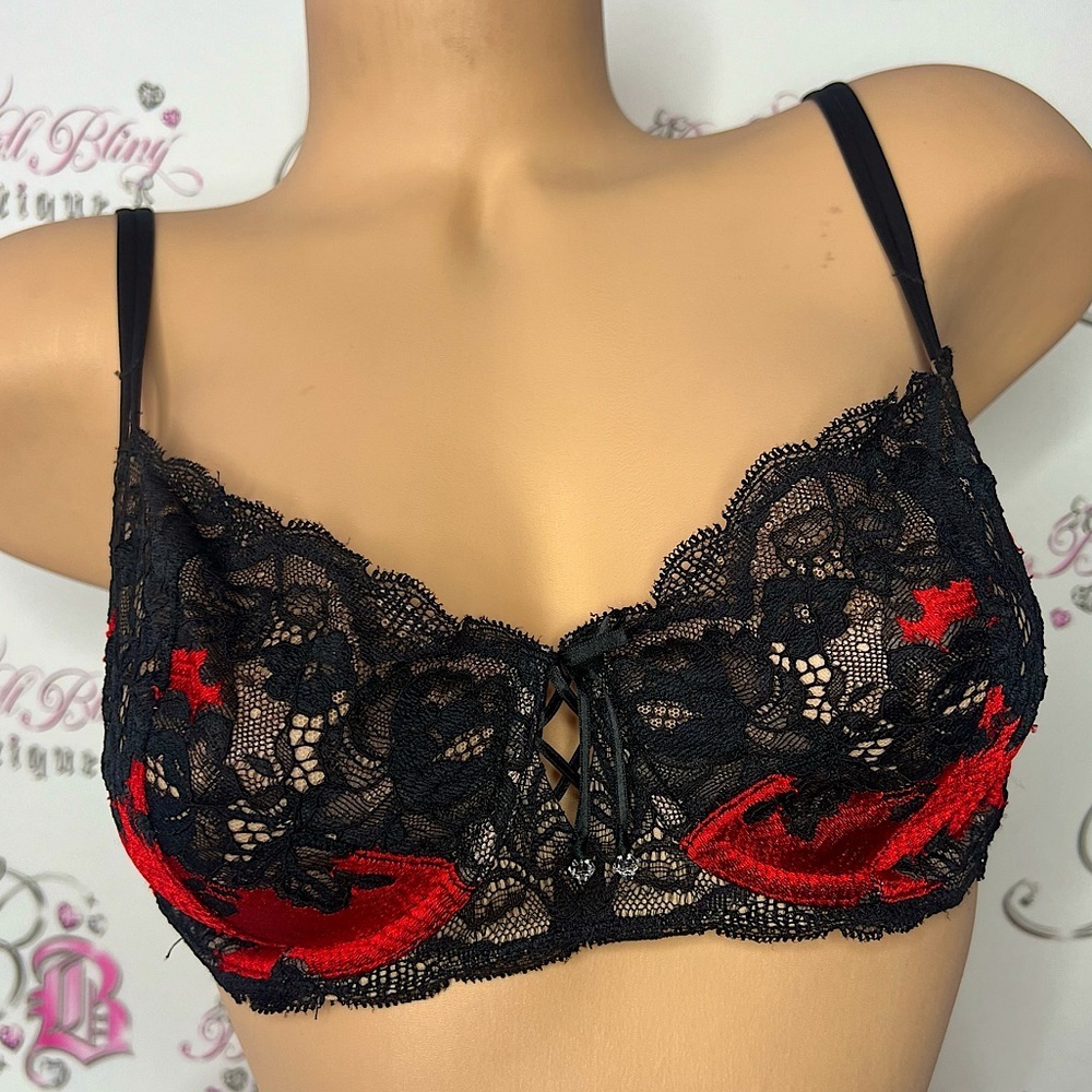 Victoria’s Secret bra diamonds red black lace bling tie shimmer shiny y2k ❤️💎🎀